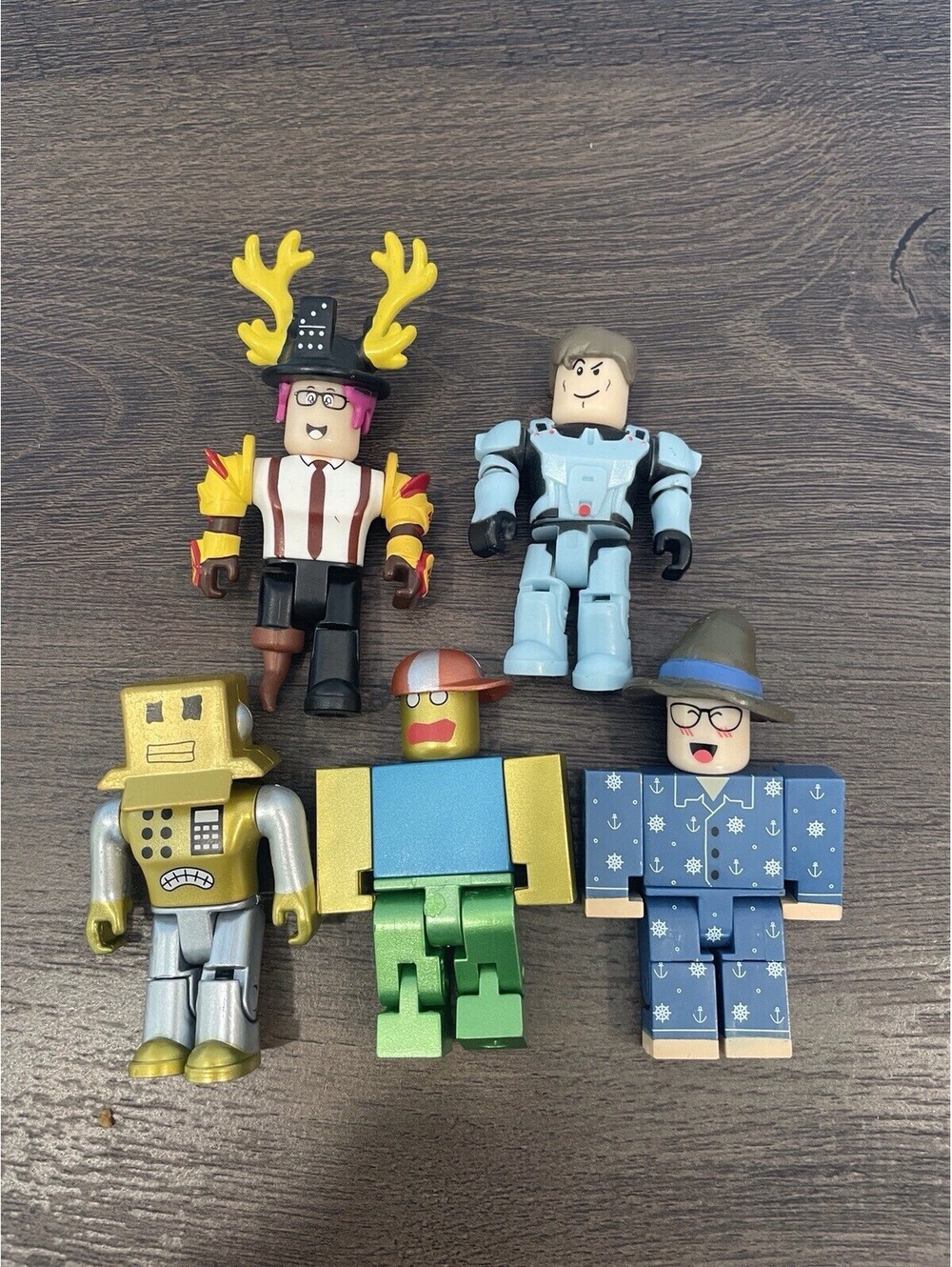Roblox Action Figures Lot (5)3” No Codes Gold Mr Robot Gold Noob Bethink Pyjama